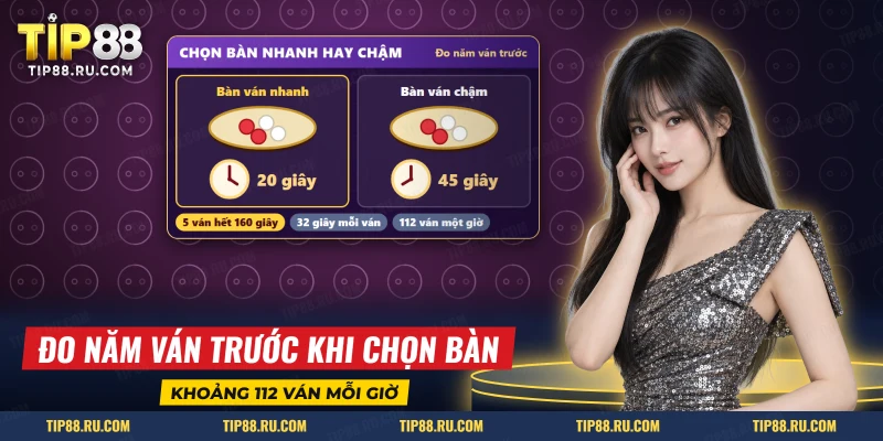 Hai bàn xóc đĩa đặt cạnh nhau, một bàn ván nhanh và một bàn ván chậm